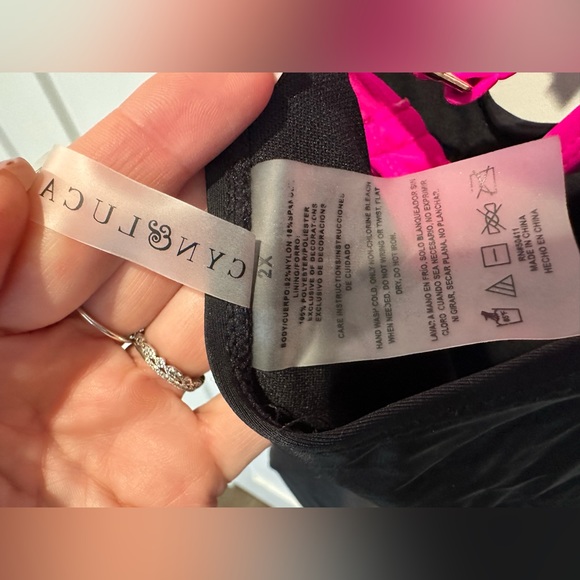 Plus Colorblock Cutout One-Piece Swimsuit 2X - Picture 9 of 10